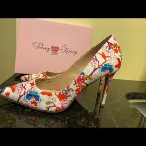 Fabulous Penny loves Kenny heels!  Size 13W